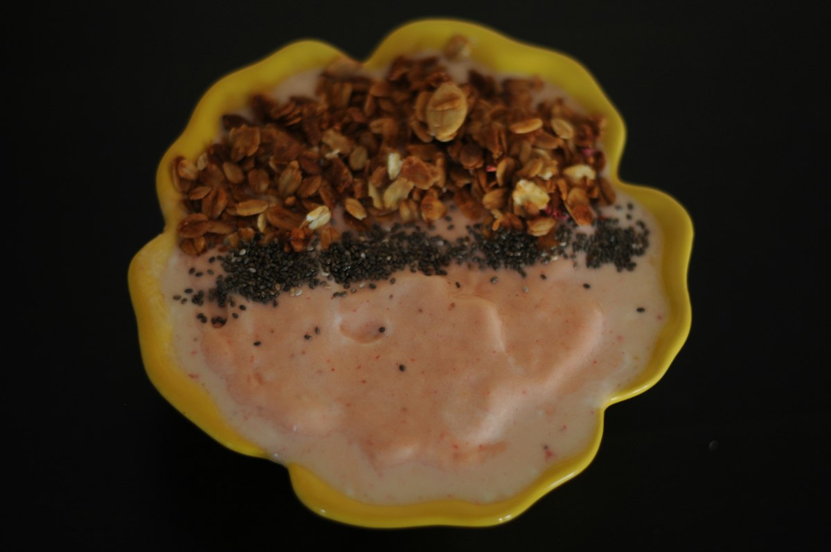 Salsa tropical de papaya con chile, cilantro y limón